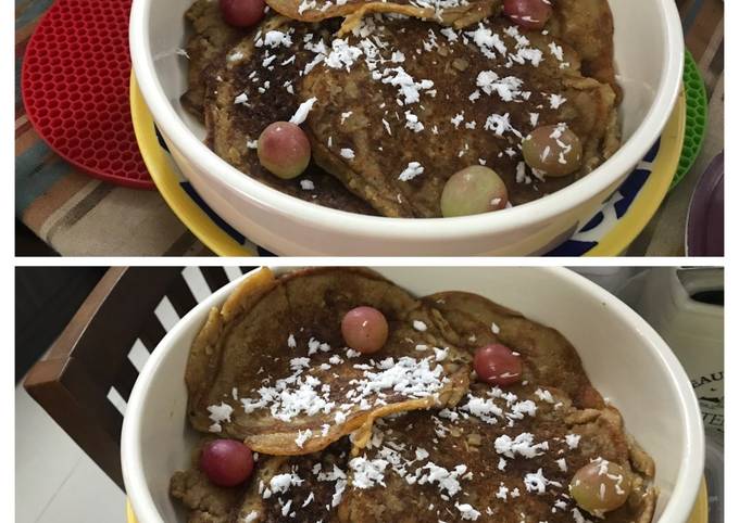 Oats-Honey-Coconut-Banana Pancakes Recipe