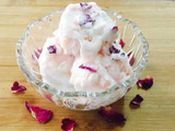 રોઝ કોકોનટ આઈસ્ક્રીમ (Rose Coconut Icecream Recipe In Gujarati)