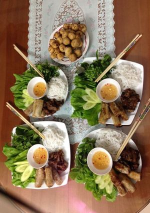 Hình của món Bánh hỏi ram thịt nướng.