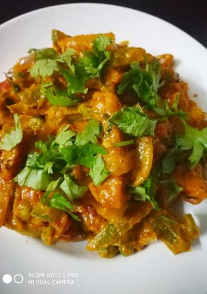 A picture of Veg butter jalfrezi.