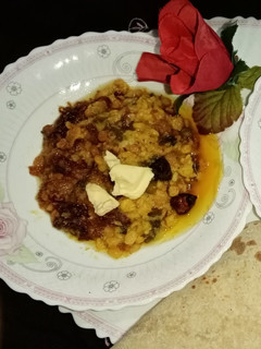 A picture of Shahi mix Daal maknhi with fry chicken And chapati😋👍.