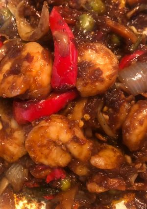 A picture of Kung Pao Prawns.