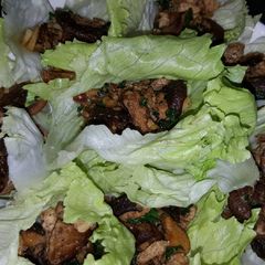 A picture of Chicken Lettuce Wraps.