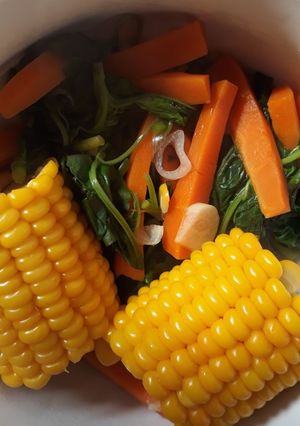 Foto resep Sayur bening bayam jagung wortel ala mimi Shidqya