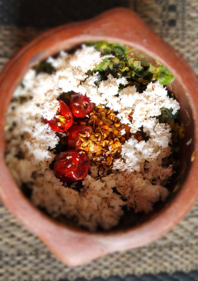 பொன்னாங்கண்ணிக் கீரை கூட்டு செய்முறை முக்கிய புகைப்படம்