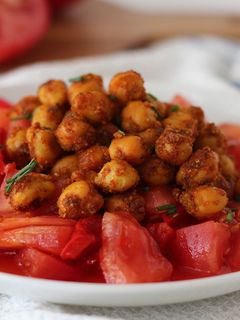 Una foto de Garbanzos Especiados en Ensalada