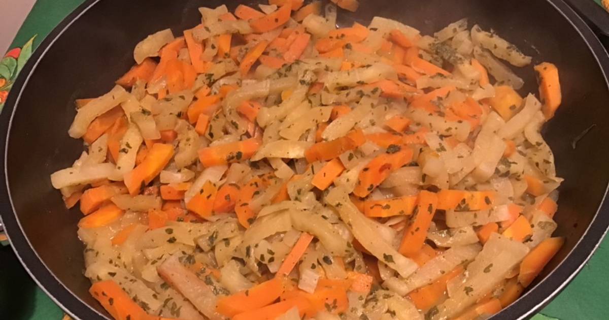 Carottes et navets blancs au bouillon de pot au feu et moutarde fine de
