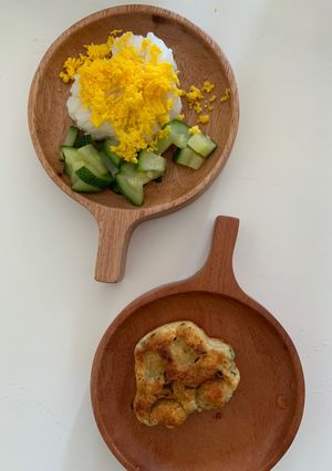 Hình của món Bánh gà - cơm trưa của Hành.
