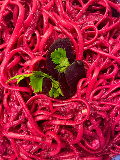 Φωτογραφία της συνταγής Linguine integrale rosa pesto (ζυμαρικά ολικής άλεσης με πέστο παντζαριού) 🩷🩷🩷