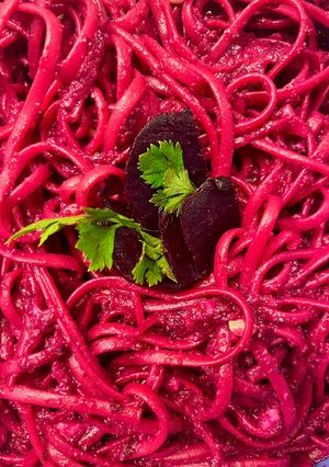 Φωτογραφία της συνταγής Linguine integrale rosa pesto (ζυμαρικά ολικής άλεσης με πέστο παντζαριού) 🩷🩷🩷