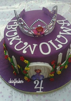 A picture of Sofia the first chocolate cake.