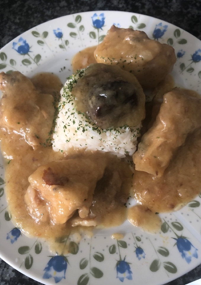 Una foto de 284. Pollo con salsa de macedonia de frutas (principal carne)