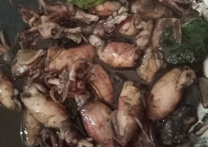 Cumi masak hitam