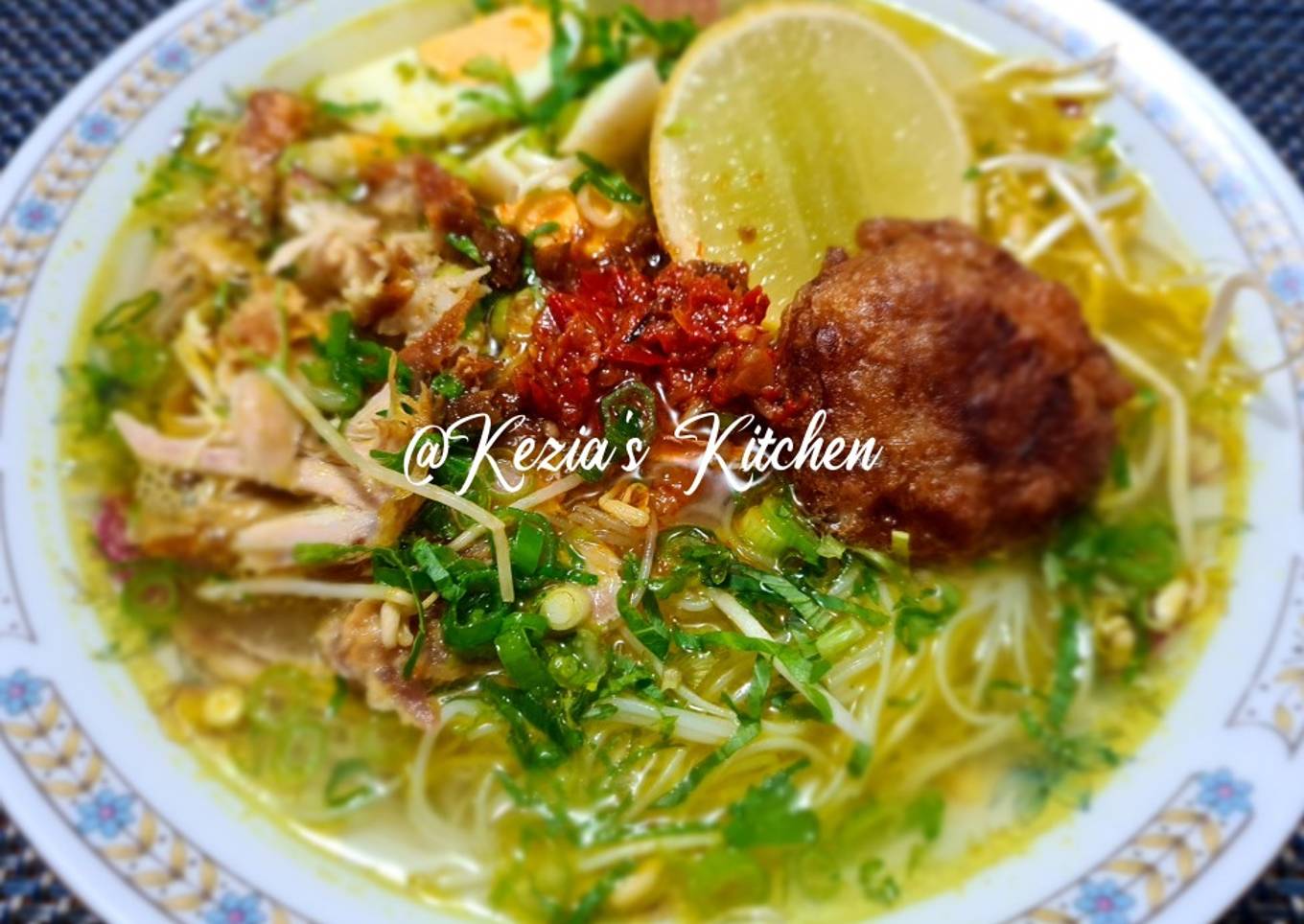 Soto Ayam Kuah Bening (Indonesian Clear Chicken Noodle Soup)