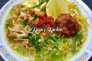 Soto Ayam Kuah Bening (Indonesian Clear Chicken Noodle Soup) recipe main photo