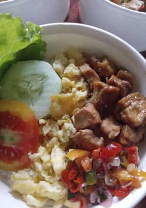 Foto resep Rice bowl ayam teriyaki sambel matah