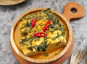 Foto resep Gulai Putih Telur Daun Tapak Leman (Daun Mangkokan)