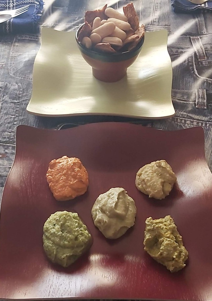 Una foto de 5 patés vegetales