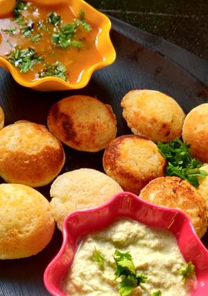 A picture of Onion appam.