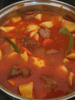 Una foto de Patatas con costillas