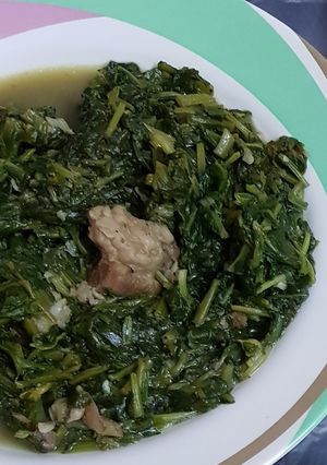 صورة لوصفة سبانخ باللحم وزيت الزيتون