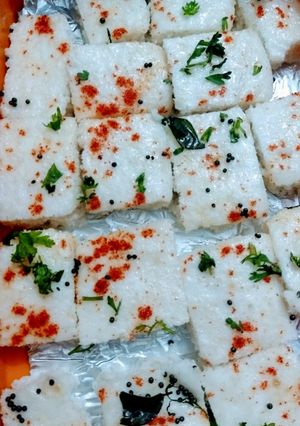A picture of Gujrathi Khatta dhokla.