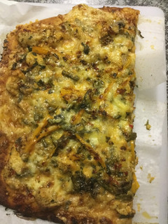 A picture of Spicy Chicken pizza using bread machine for dough.