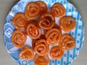 A picture of crispy jalebi