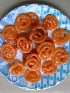 A picture of Crispy jalebi.