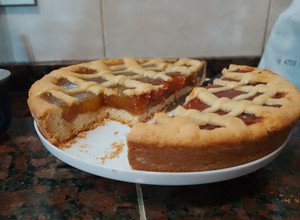 Una foto de Pasta frola mitad batata mitad membrillo sin manteca