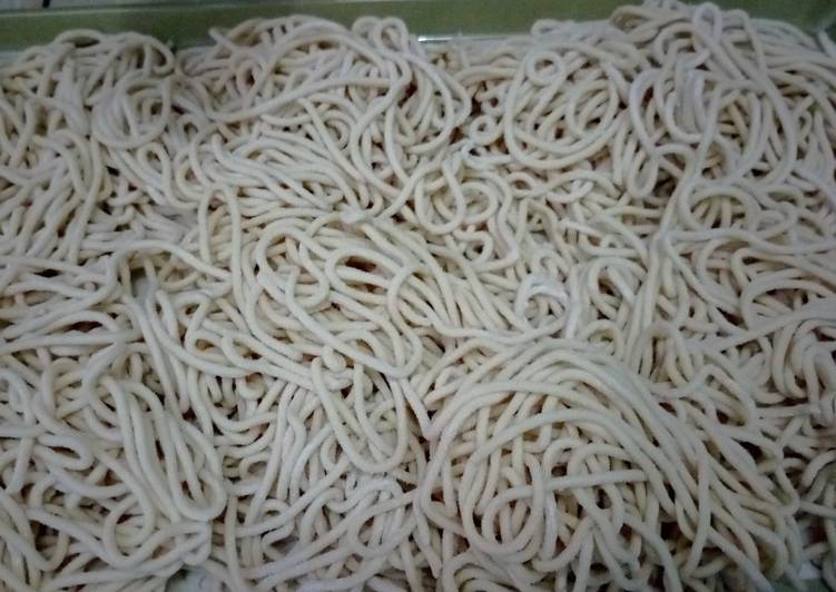 Homemade Mie Karet / Homade Spaghetti
