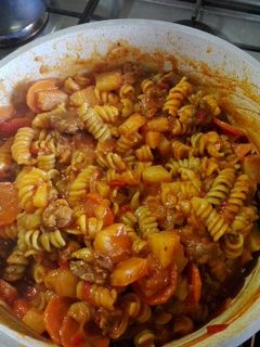 Una foto de Guiso de fideos con carne