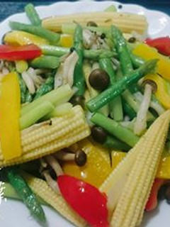 蒜油拌什蔬 的食譜成品照片