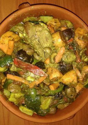 Una foto de Tajín de cordero con verduras