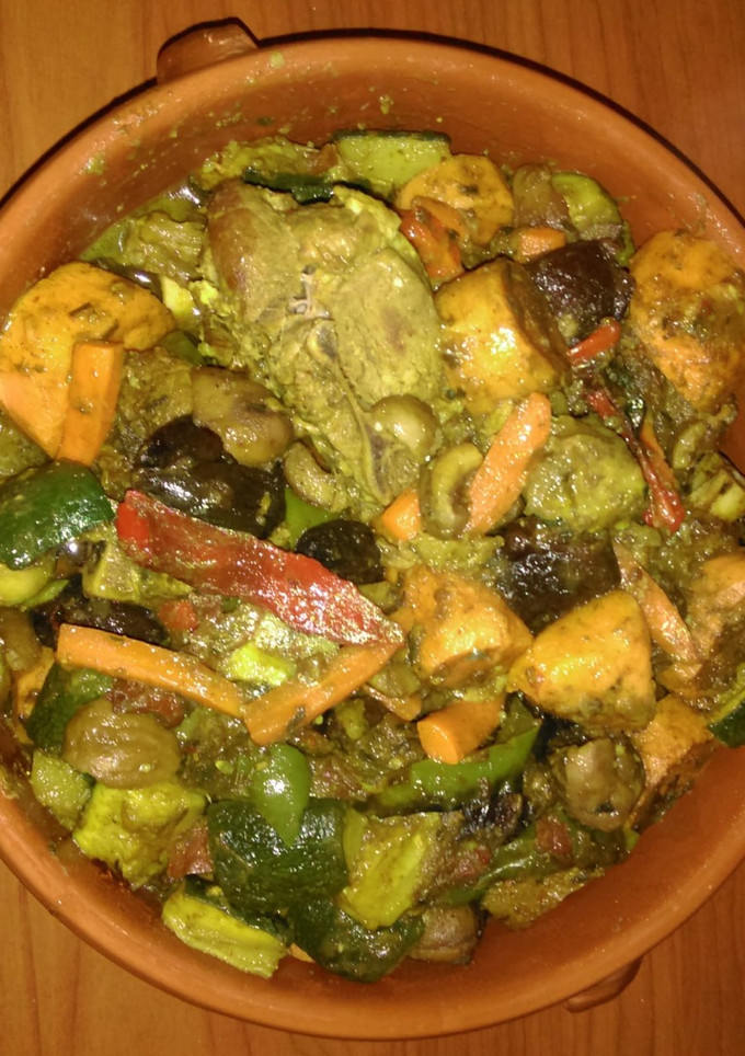 Una foto de Tajín de cordero con verduras