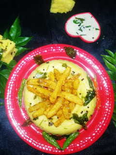 जूसी ढोकला (juicy dhokla recipe in Hindi) रेसिपी मुख्य फोटो