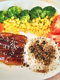 蒲燒鰻魚簡餐 的食譜成品照片