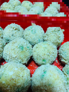 A picture of Potato Cheese balls.