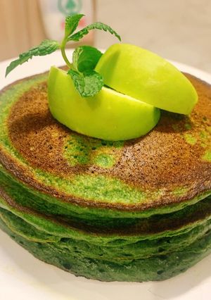 A picture of Spinach and Matcha Pancakes.