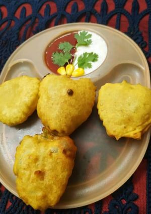 A picture of Ajwain leaf pakodas.