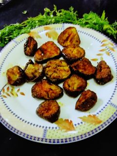 बैंगन फ्राई (baingan fry recipe in Hindi) रेसिपी मुख्य फोटो