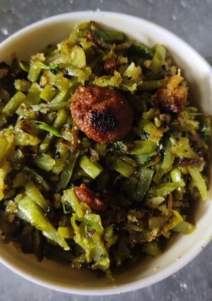 লাউ খোসার ছেঁচকি(lau khosar chenchki recipe in Bengali) রেসিপির প্রধান ছবি