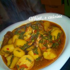 A picture of Irish potatoes pottage.