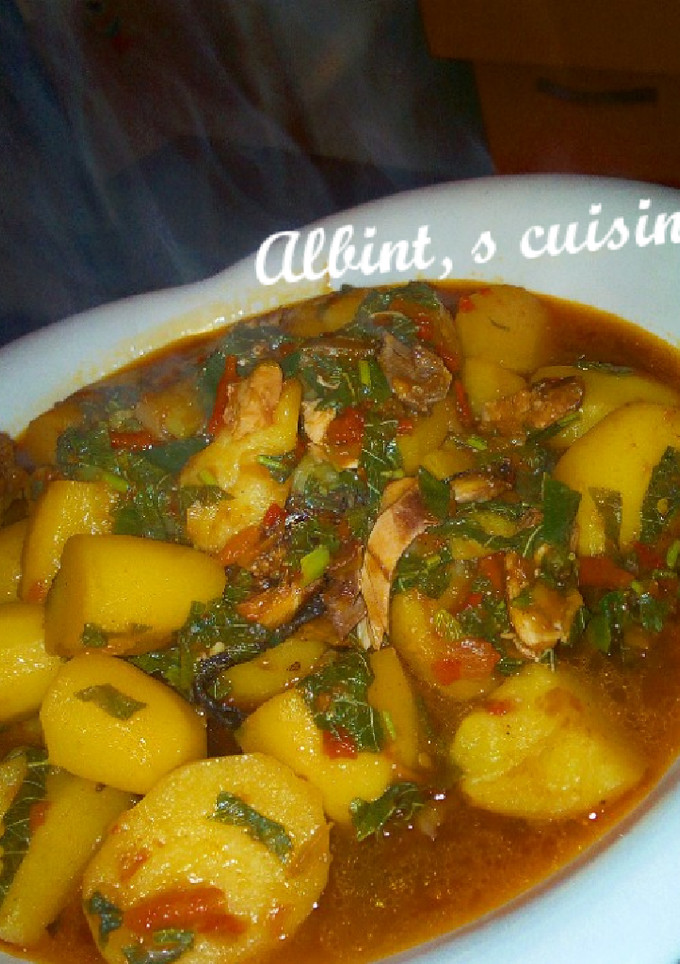 A picture of Irish potatoes pottage.