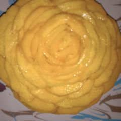 A picture of Mango rose cake.