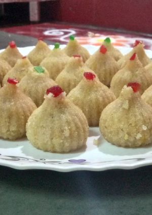 A picture of Shira modak.