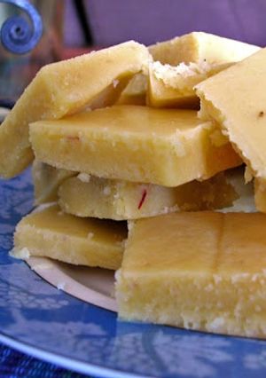 A picture of Besan Coconut Burfi.