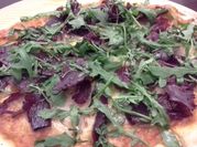 Una foto de pizza con cecina