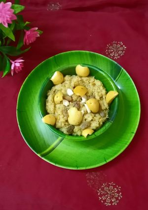 ખારેક નો હલવો (Kharek Halwa Recipe In Gujarati) રેસીપી મુખ્ય ફોટો