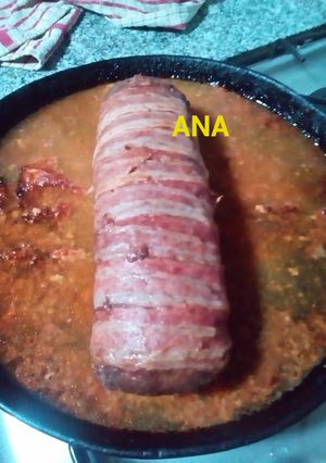 Una foto de Arrollado de carne relleno con papas al horno